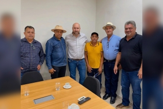 Representantes do município estiveram recentemente no gabinete do Deputado Beto Dois a Um em busca de melhorias/parcerias para Vale de São Domingos.